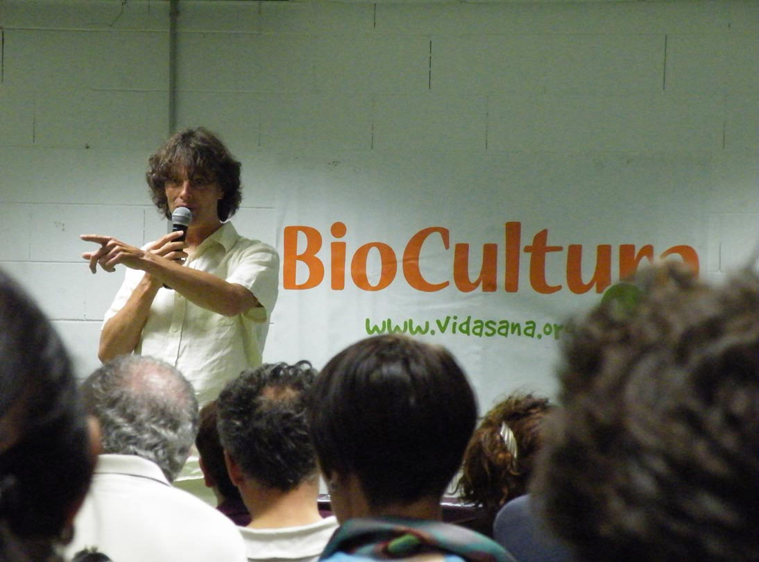 Harm during a lecture in Palau de Sant Jordi in Barcelona